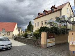 14 woningen (4 verhuurd, huursom = € 6.060,00) met 2.487 m² perceelgrootte, Zörbig, Leipzig – Duitsland