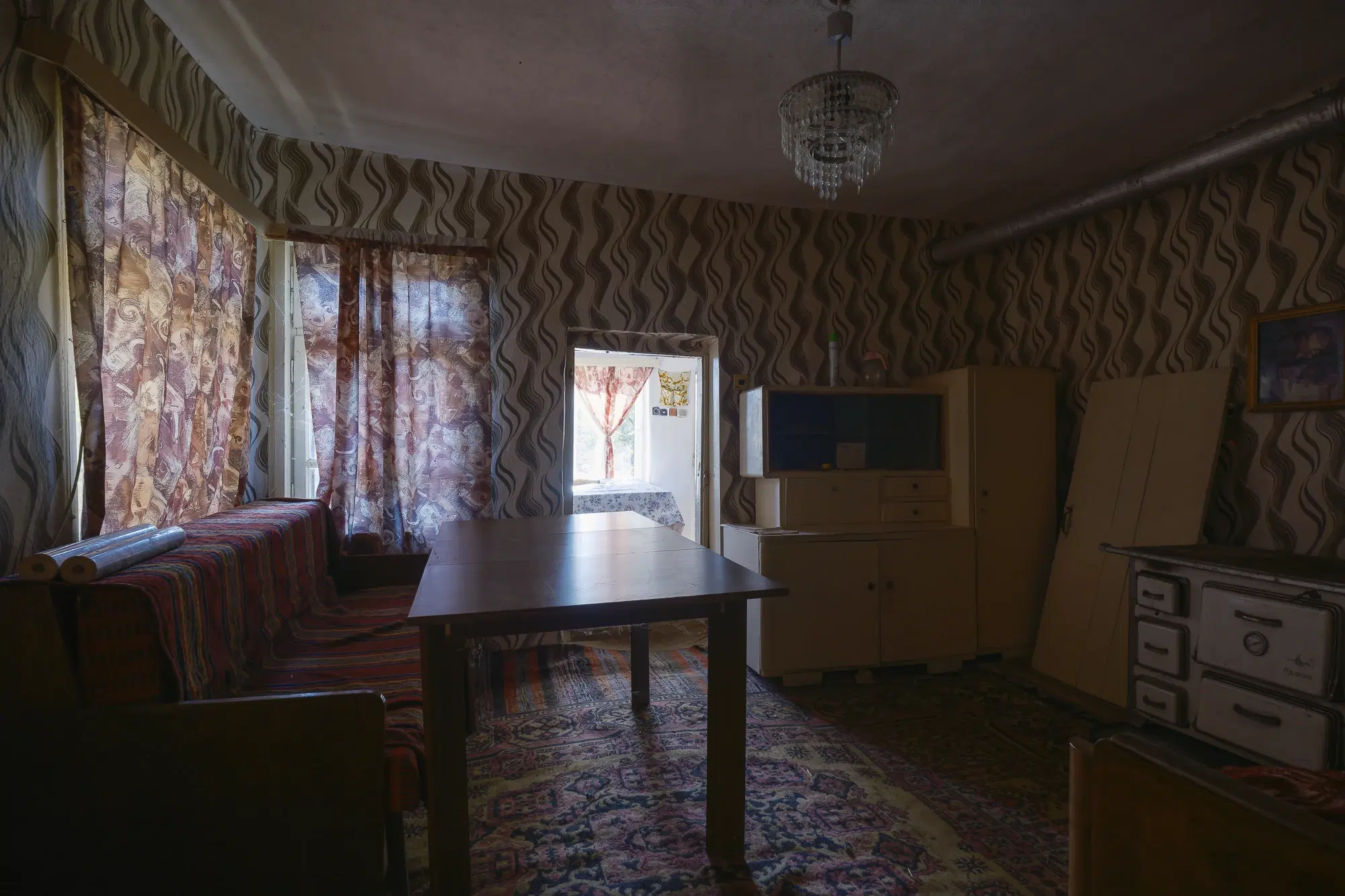 Hoofdgebouw, garage en bijgebouwen op perceel grond van 4.422 m² in Zhiten, Dobroedja - Bulgarije