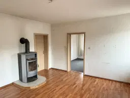 Villa met 3 wooneenheden en garages op 786 m² perceel in Waldheim - Duitsland