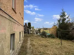 Villa met 3 wooneenheden en garages op 786 m² perceel in Waldheim - Duitsland
