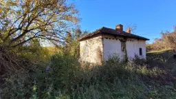 Huis met een perceel van 3.995 m² en bijgebouwen in Kosta Perchevo - Bulgarije