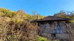 Huis met een perceel van 3.995 m² en bijgebouwen in Kosta Perchevo - Bulgarije