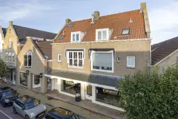Nieuwerkerk aan den IJssel, Dorpsstraat 28 C en D