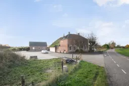 Kerk-Avezaath, Woerd 43