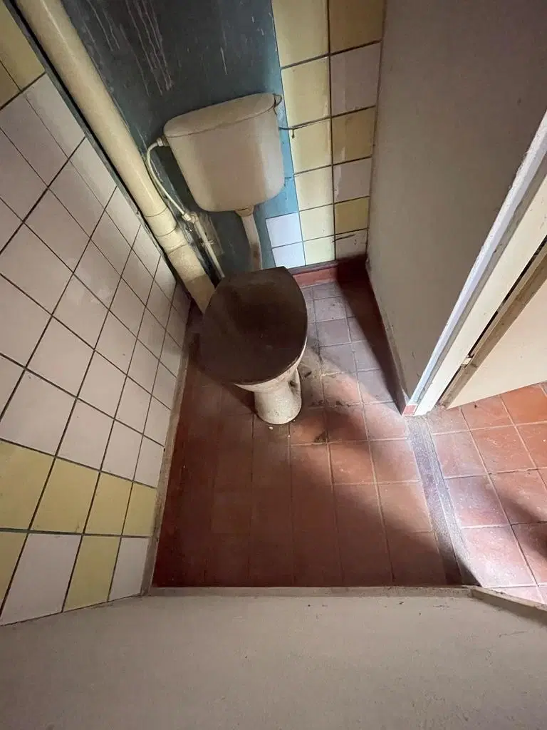 PARTNERVEILING - Gebouw met 3 voormalige appartementen Meerane - Duitsland