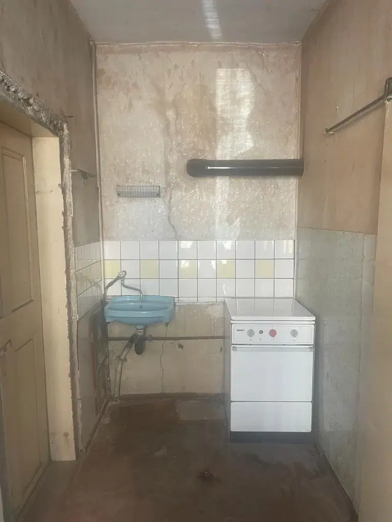 PARTNERVEILING - Gebouw met 3 voormalige appartementen Meerane - Duitsland