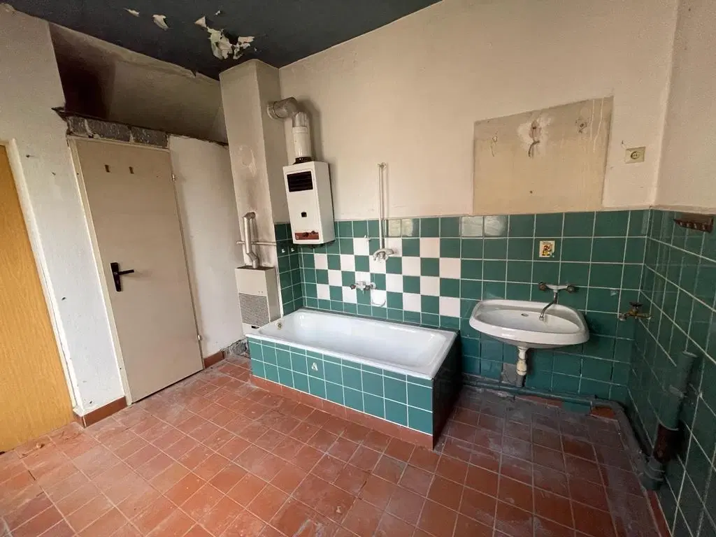 PARTNERVEILING - Gebouw met 3 voormalige appartementen Meerane - Duitsland