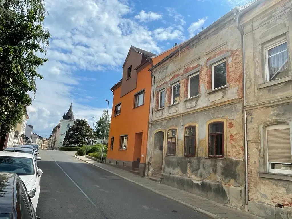 PARTNERVEILING - Gebouw met 3 voormalige appartementen Meerane - Duitsland