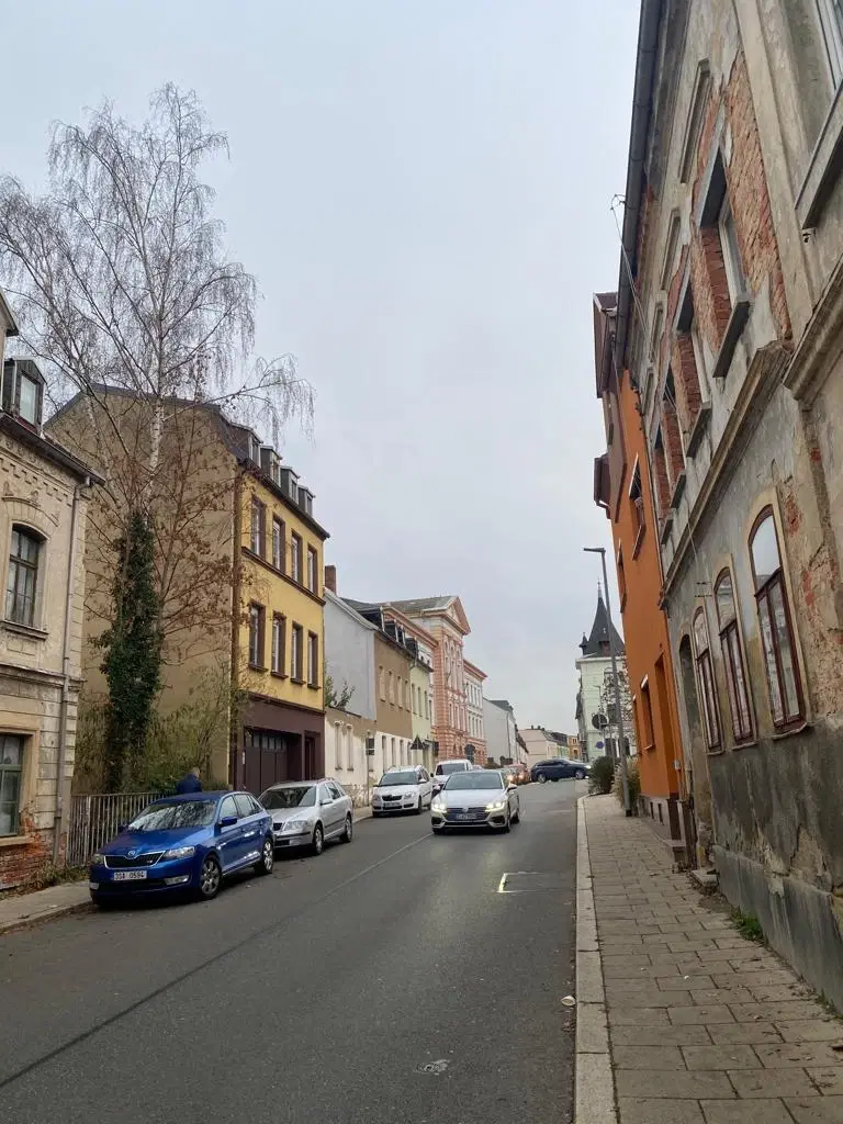 PARTNERVEILING - Gebouw met 3 voormalige appartementen Meerane - Duitsland