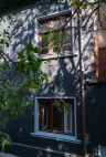Woning met 2 verdiepingen, bijgebouwen en 2.500 m2 grond in Ostrov-upon-Danube - Bulgarije