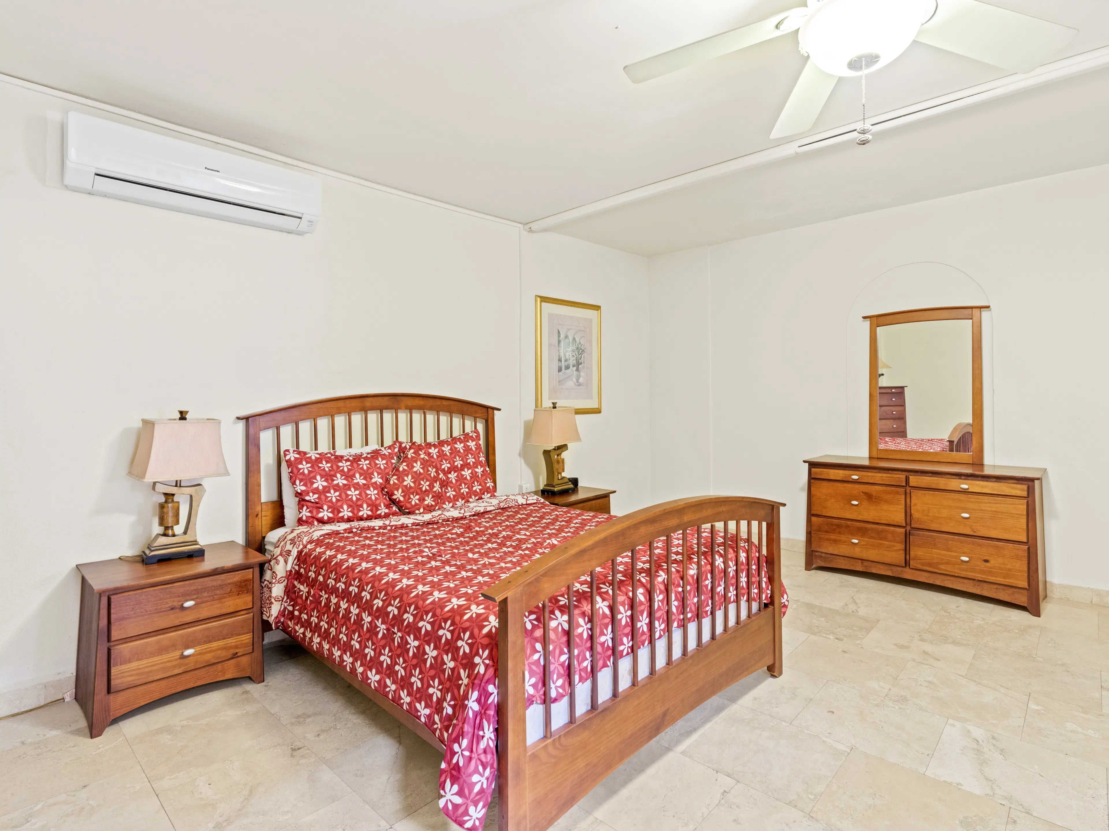 3 one-bedroom apartments (A-8) gelegen in Tower Building van Rainbow Beach Club te Cupecoy (Sint Maarten)