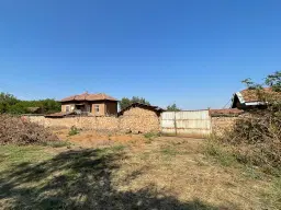 Huis met 2.170 m2 grond en bijgebouwen in Gorna Studena (Veliko Tarnovo) - Bulgarije