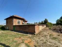 Huis met grond en bijgebouwen in Gorna Studena - Bulgarije