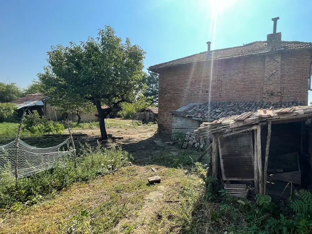 Huis met grond en bijgebouwen in Gorna Studena - Bulgarije