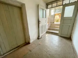 Huis met grond en bijgebouwen in Gorna Studena - Bulgarije