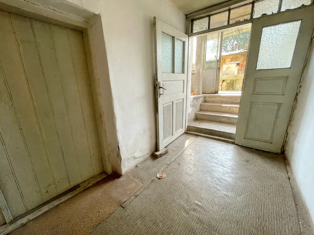 Huis met grond en bijgebouwen in Gorna Studena - Bulgarije
