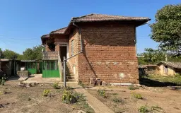 Huis met grond en bijgebouwen in Gorna Studena - Bulgarije