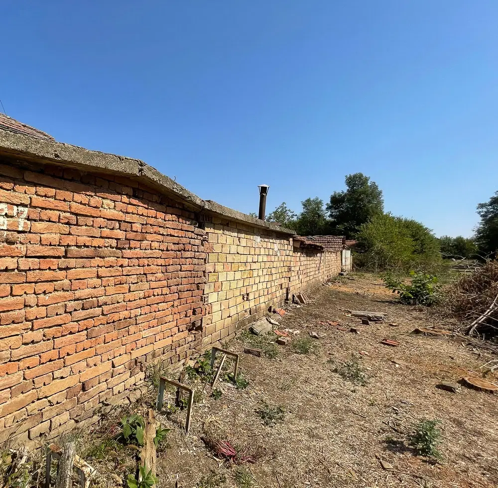 Huis met grond en bijgebouwen in Gorna Studena - Bulgarije