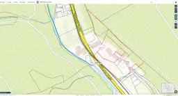 Villa op 1.8 ha perceel, tuin, bos, sauna, bron + bedrijf in Sonneberg - Duitsland