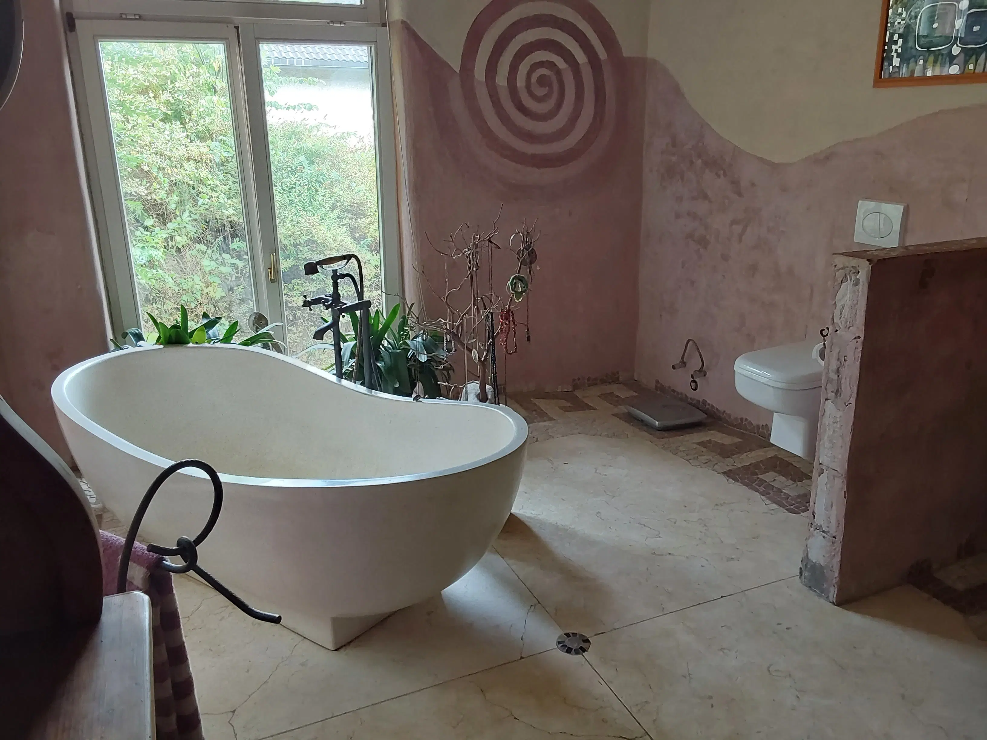 Villa op 1.8 ha perceel, tuin, bos, sauna, bron + bedrijf in Sonneberg - Duitsland