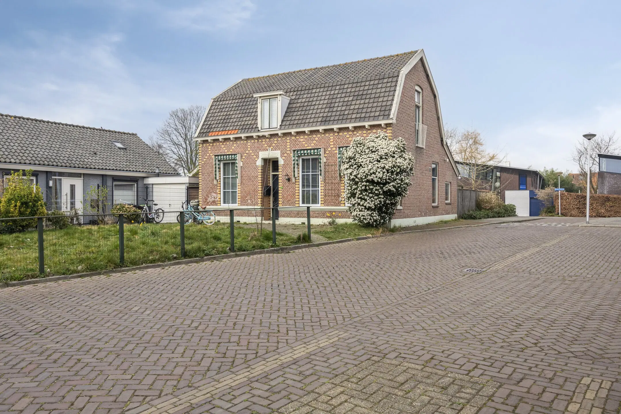 Zuidland, Raadhuisstraat 12