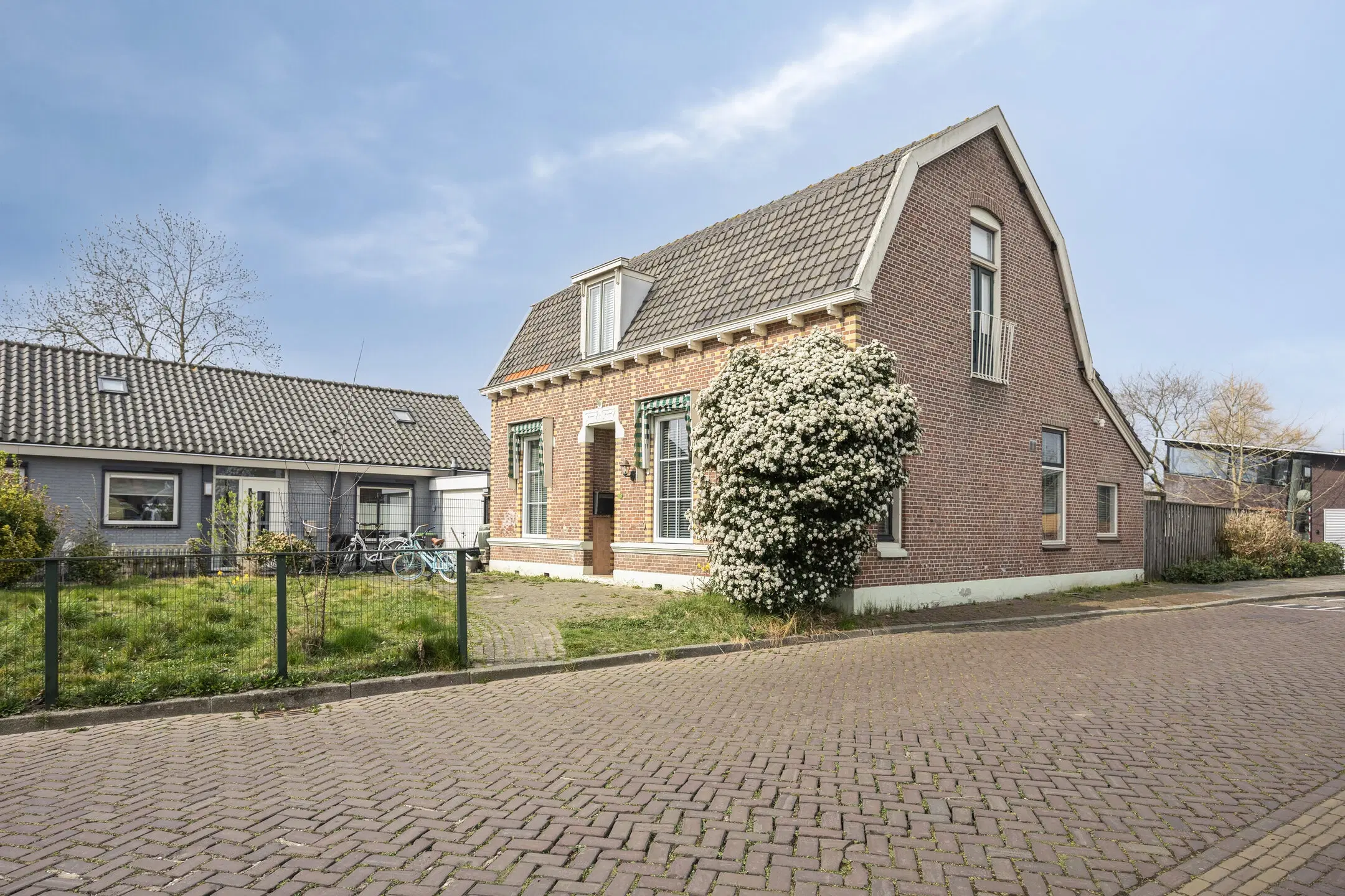 Zuidland, Raadhuisstraat 12