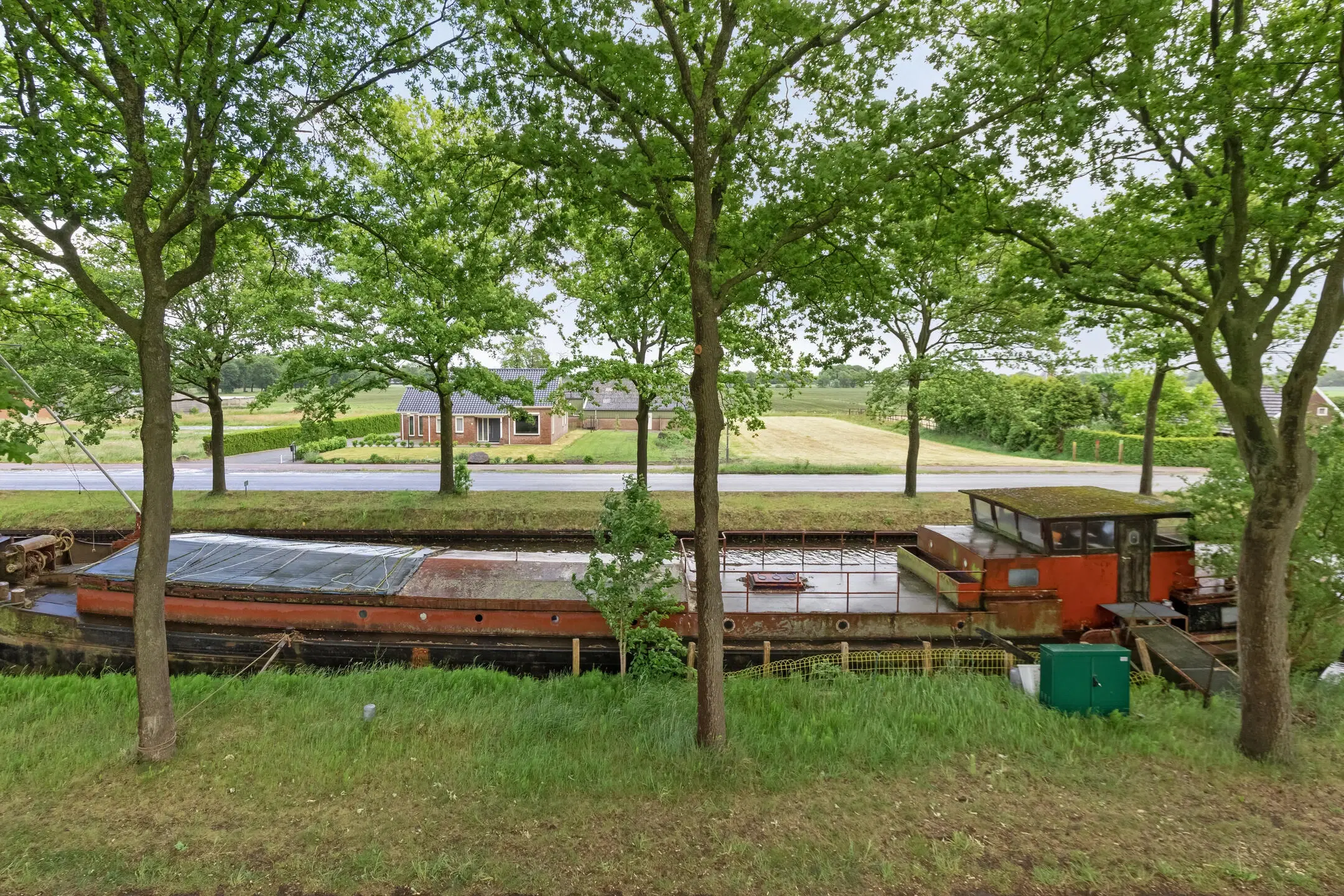 Woonboot genaamd SPES