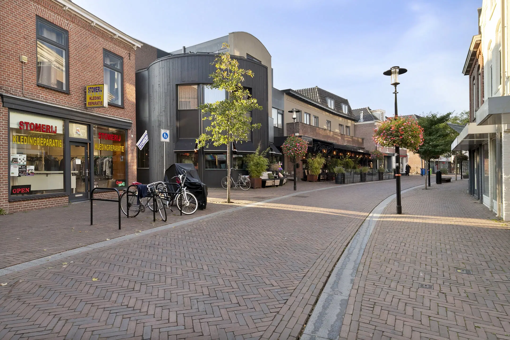 Hillegom, Hoofdstraat 48, 48A en 48B