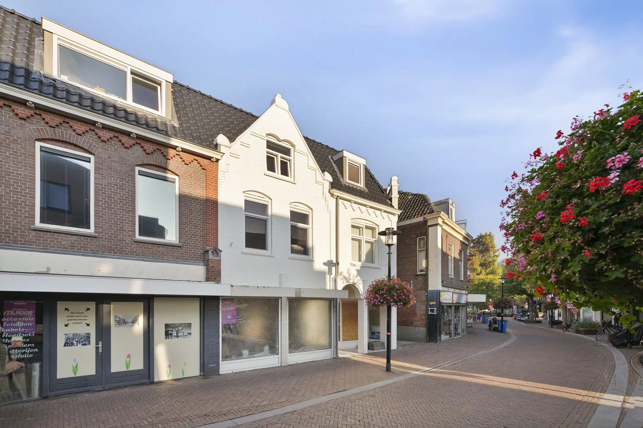 Hillegom, Hoofdstraat 48, 48A en 48B
