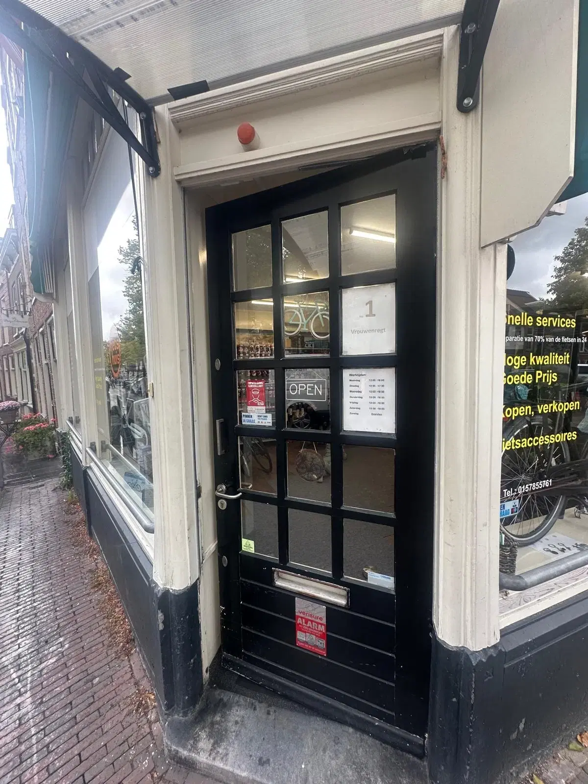 Delft, Vrouwenregt 1