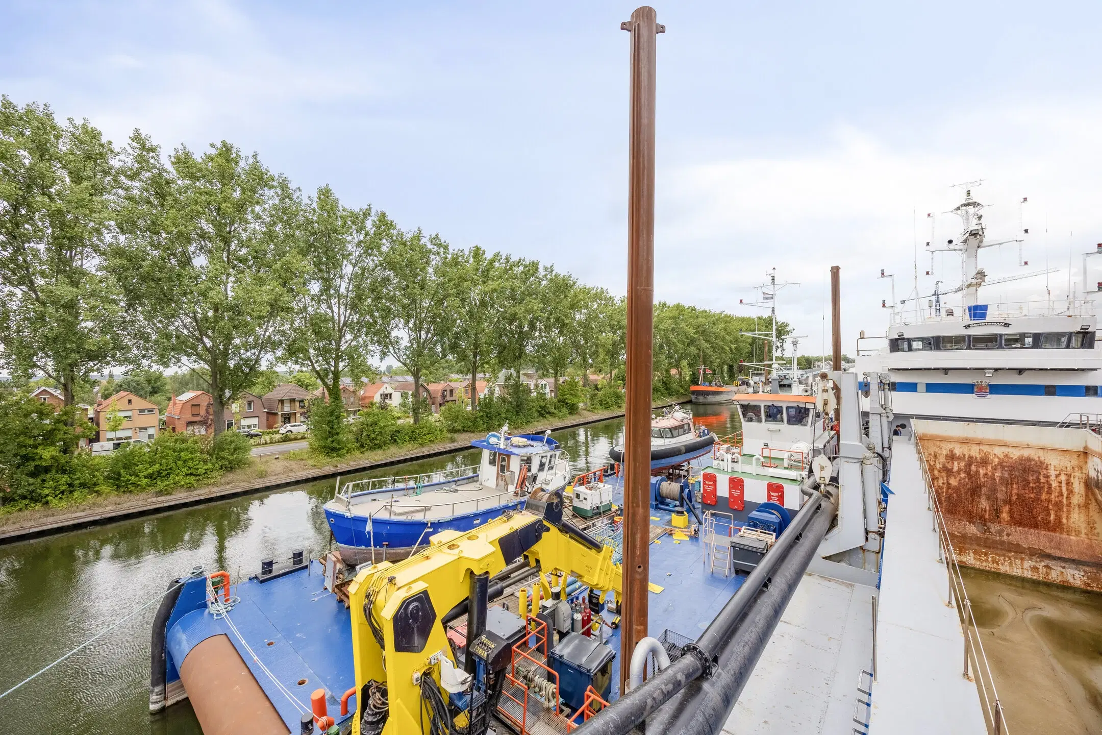 Stalen werkschip 'Q Adventurer' (voorheen 'DCS Adventurer')