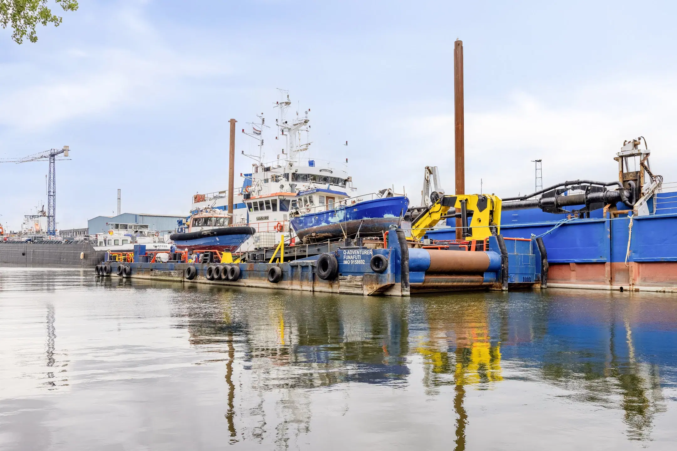 Stalen werkschip 'Q Adventurer' (voorheen 'DCS Adventurer')