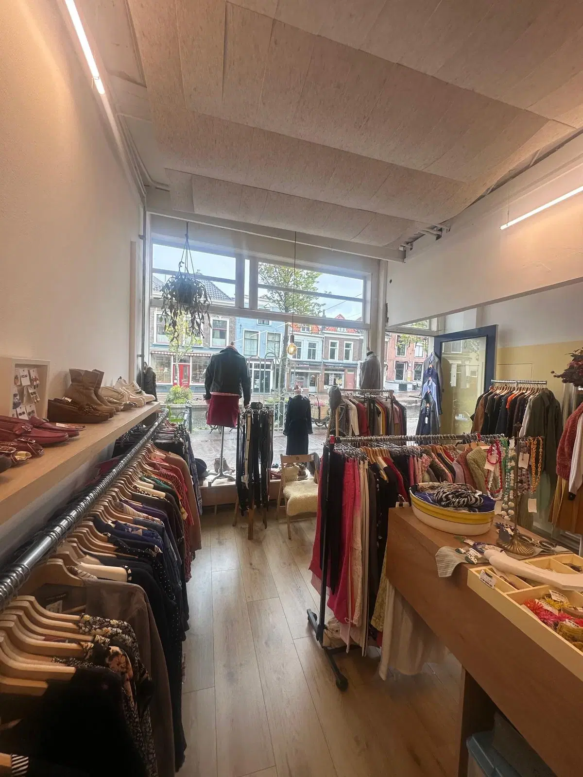 Delft, Vrouwjuttenland 5 - 7