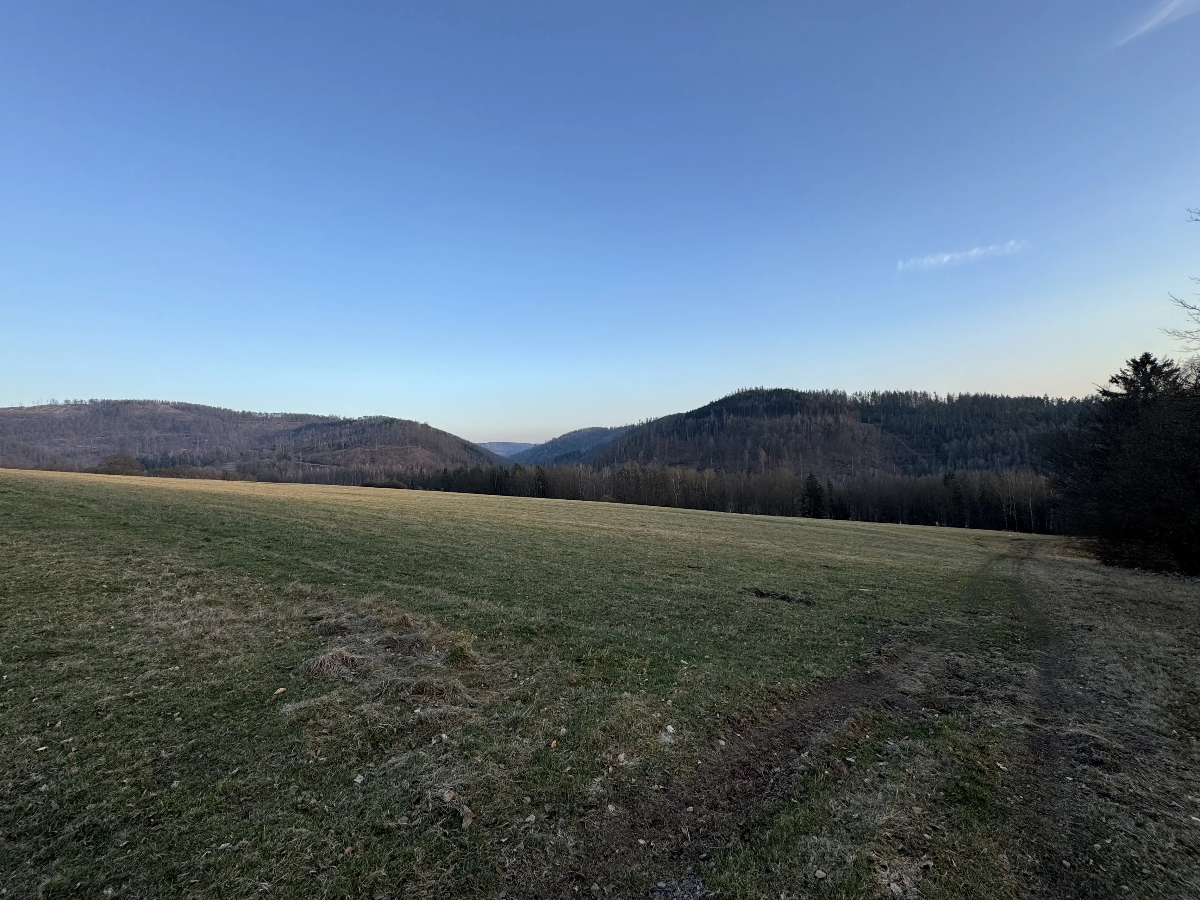 Vrijstaand gebouw in het heuvelachtige Schleusegrund, Duitsland