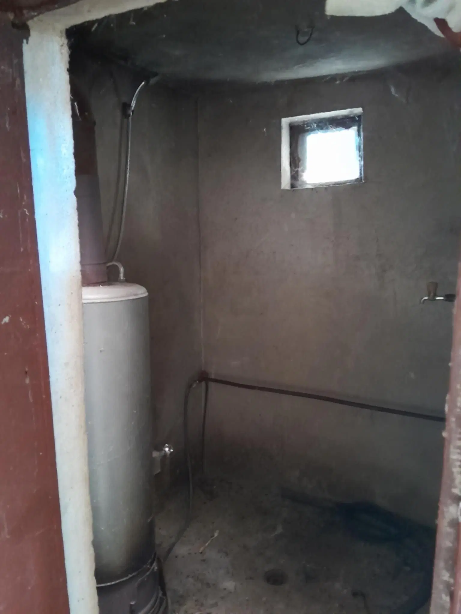 2 huizen op 2.480 m² land en bijgebouwen in Rakovitsa, Vidin - Bulgarije