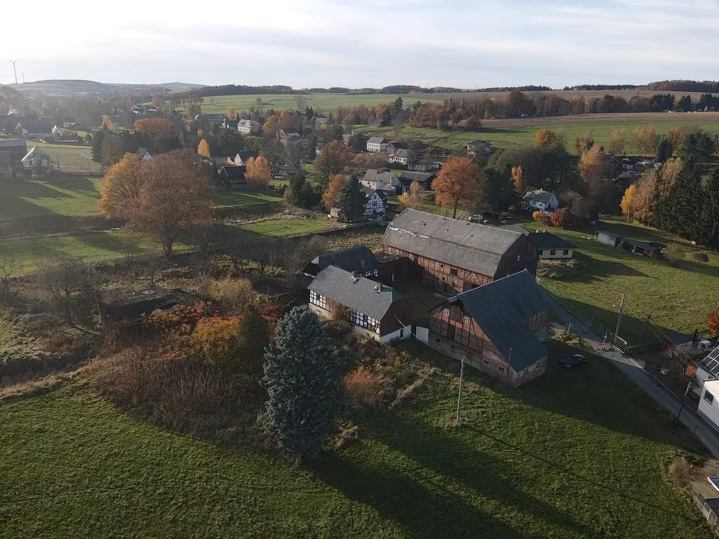 Idyllisch 4-zijdig landgoed op perceel van 3.451 m² in Heinsdorfergrund - Duitsland