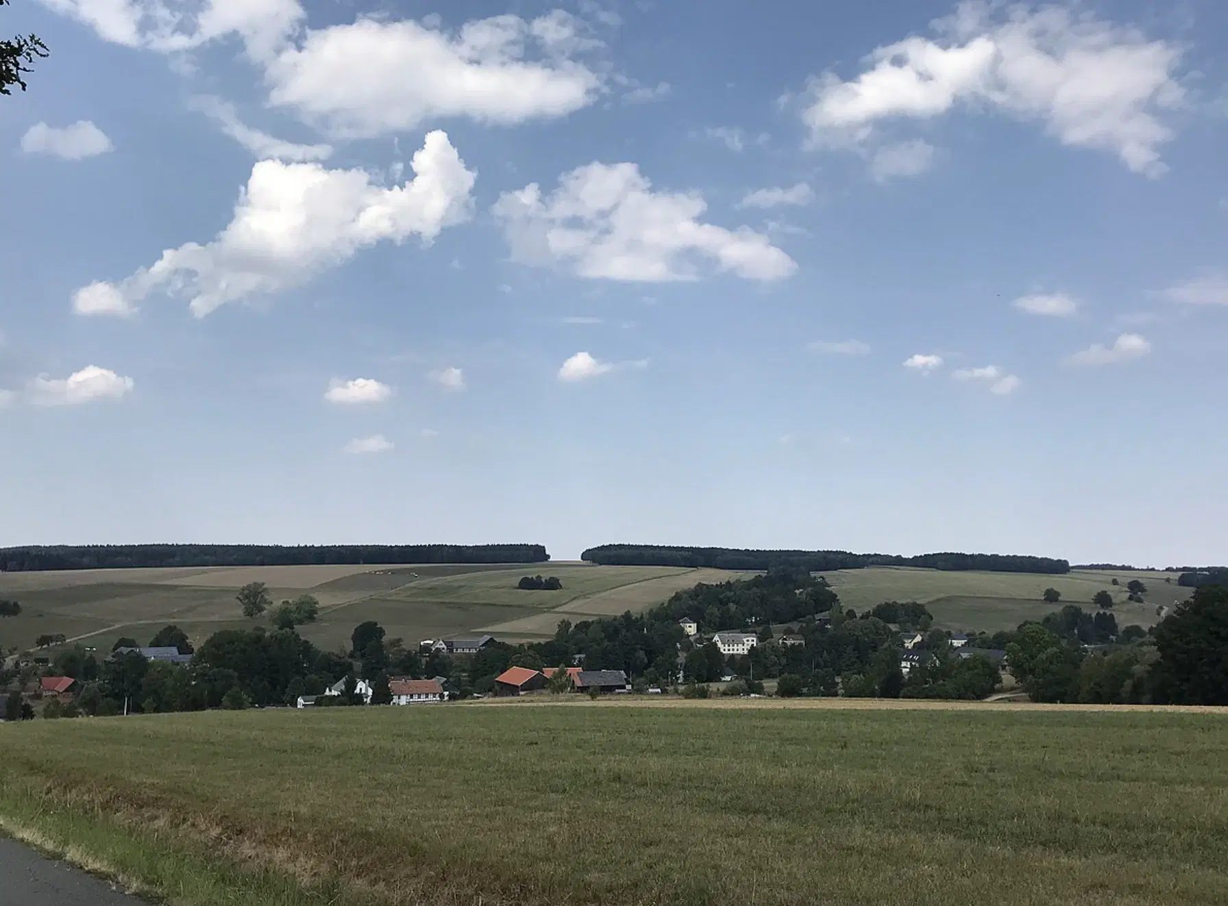 Idyllisch 4-zijdig landgoed met mogelijkheden tot B&B op perceel van 3.451 m² in Heinsdorfergrund - Duitsland