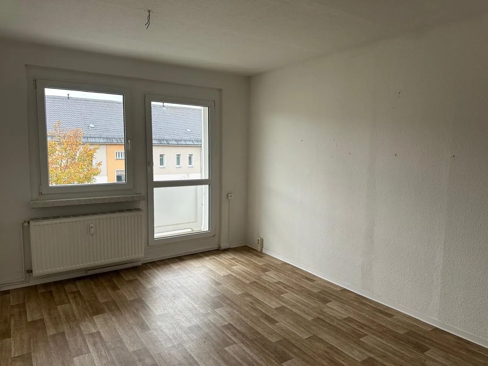 27 appartementen, bouwjaar 1988, 11 verhuurd (€ 58.500,= huur) - Markneukirchen - Duitsland
