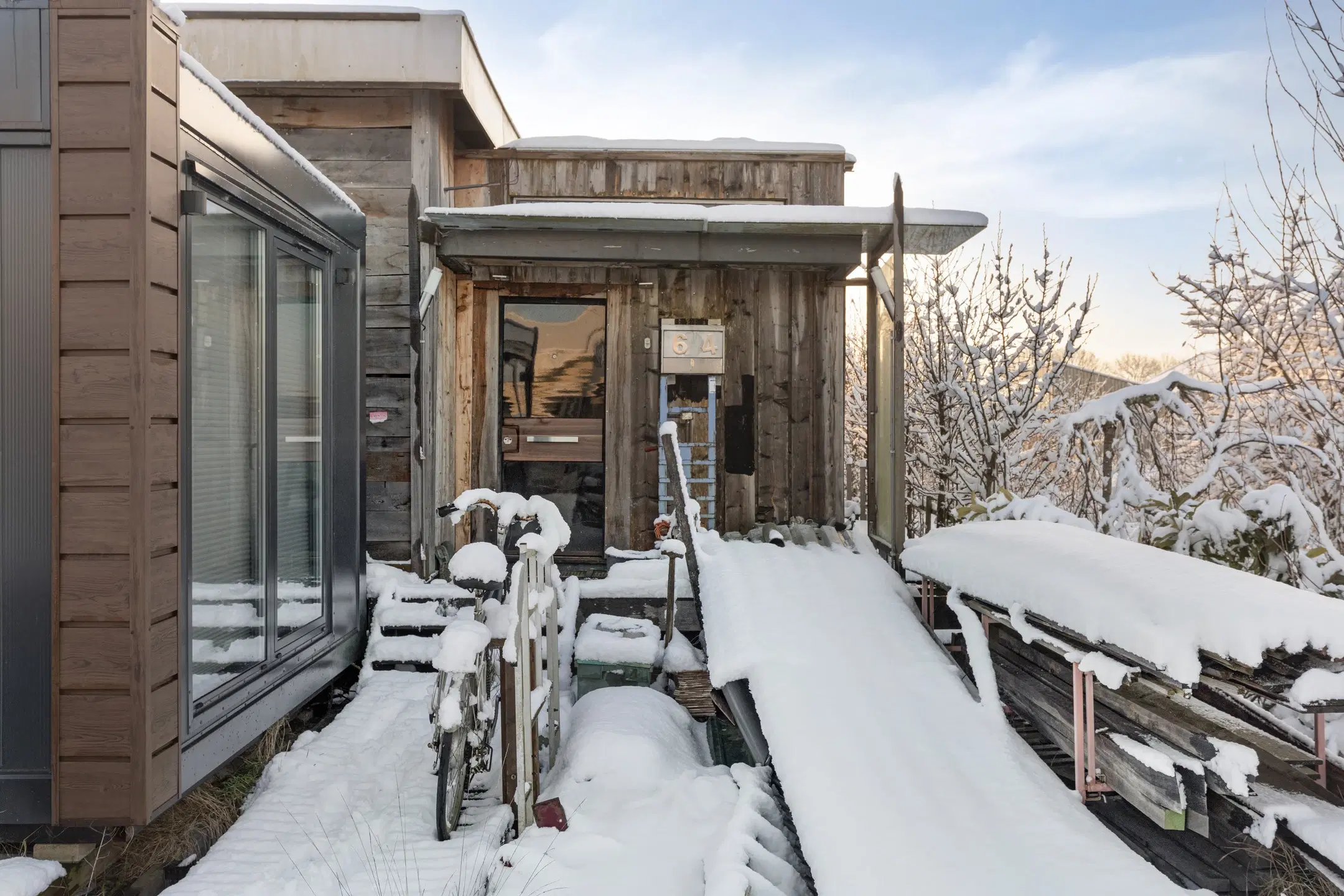 Almere, Vuursteenhof 64