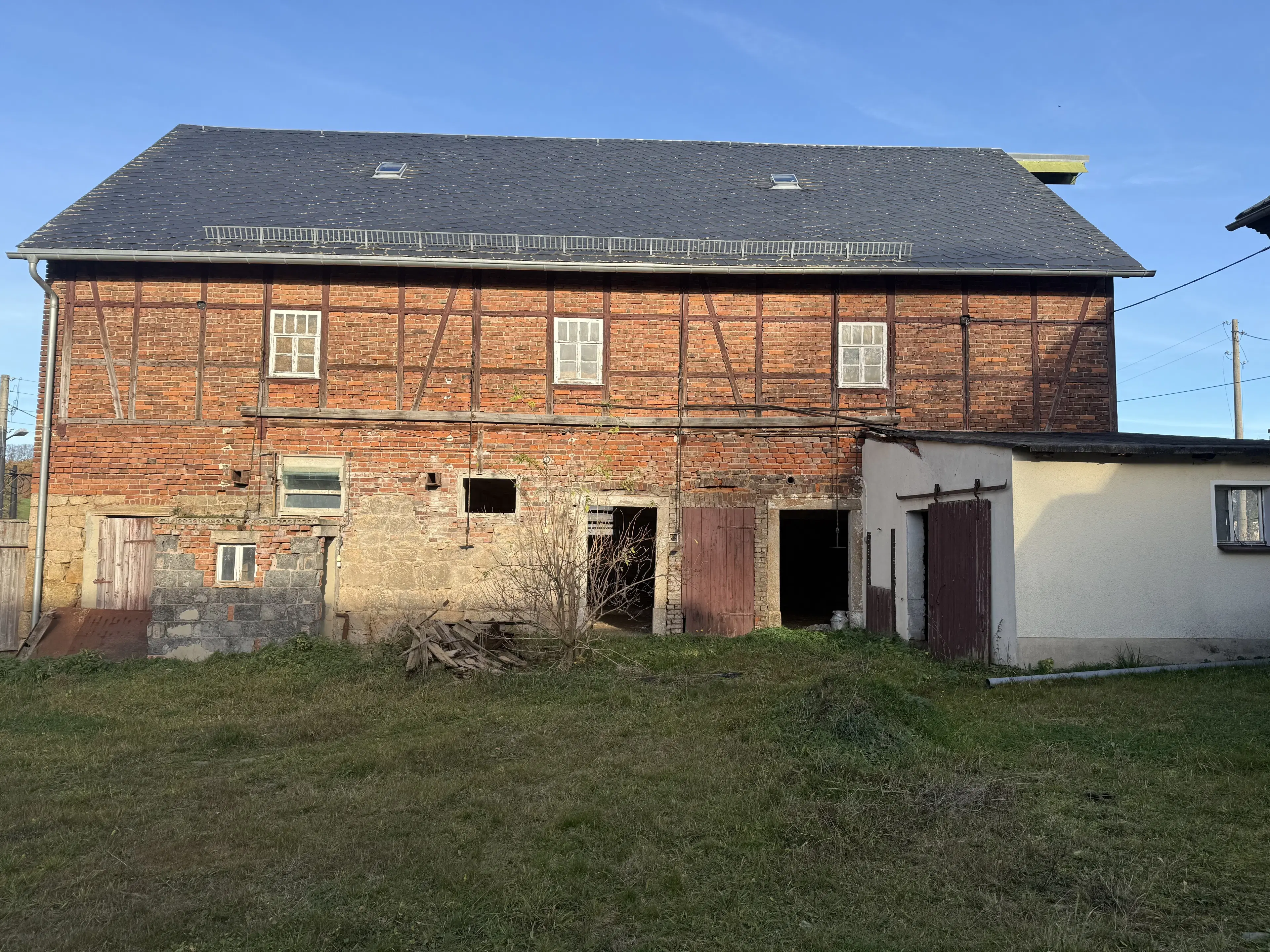 Idyllisch 4-zijdig landgoed op perceel van 3.451 m² in Heinsdorfergrund - Duitsland