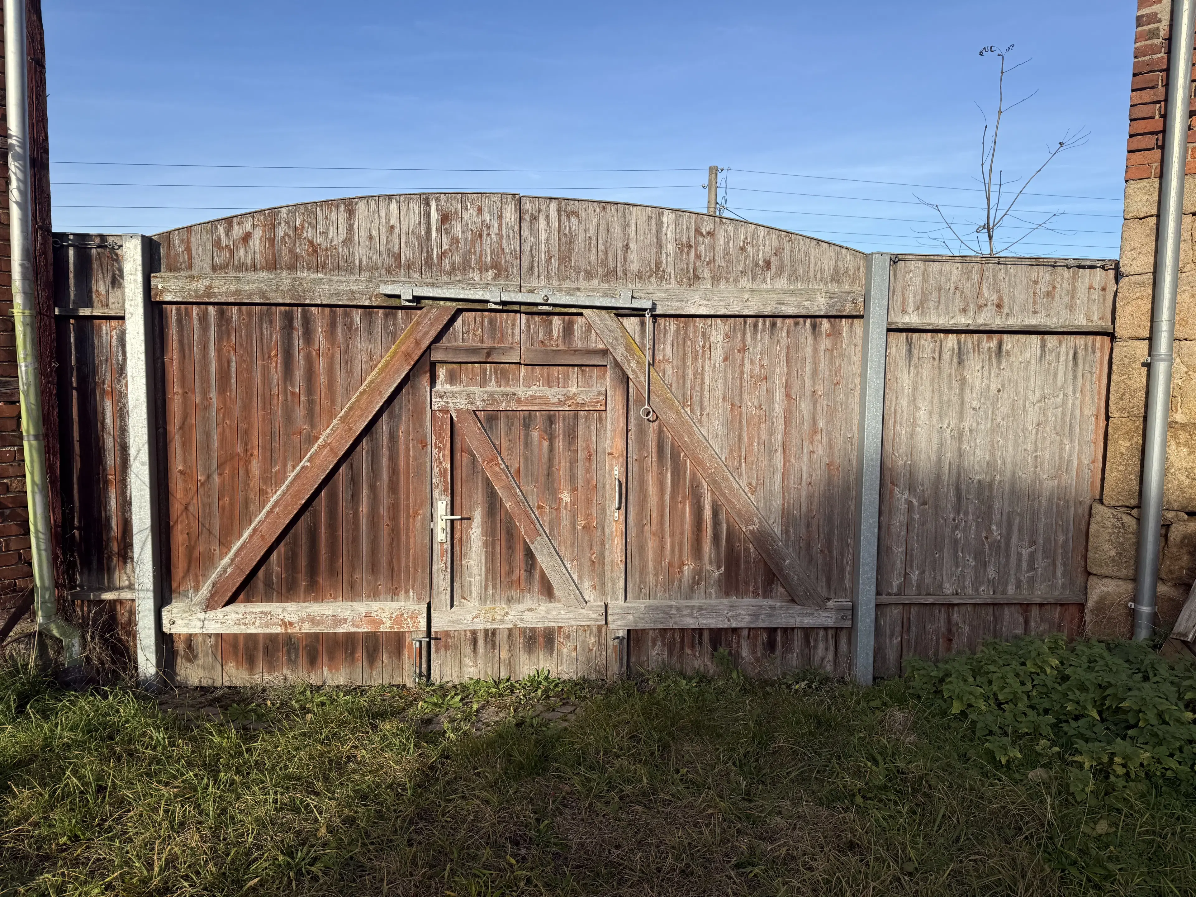 Idyllisch 4-zijdig landgoed op perceel van 3.451 m² in Heinsdorfergrund - Duitsland