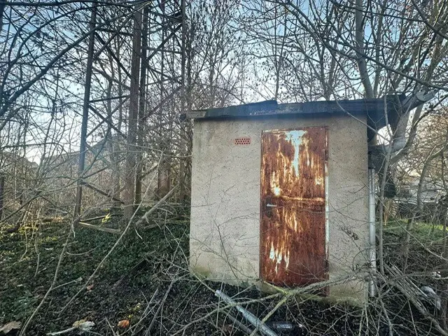 40 meter antennemast op ca. 1.100 m² eigendomsperceel in Bernburg - Duitsland