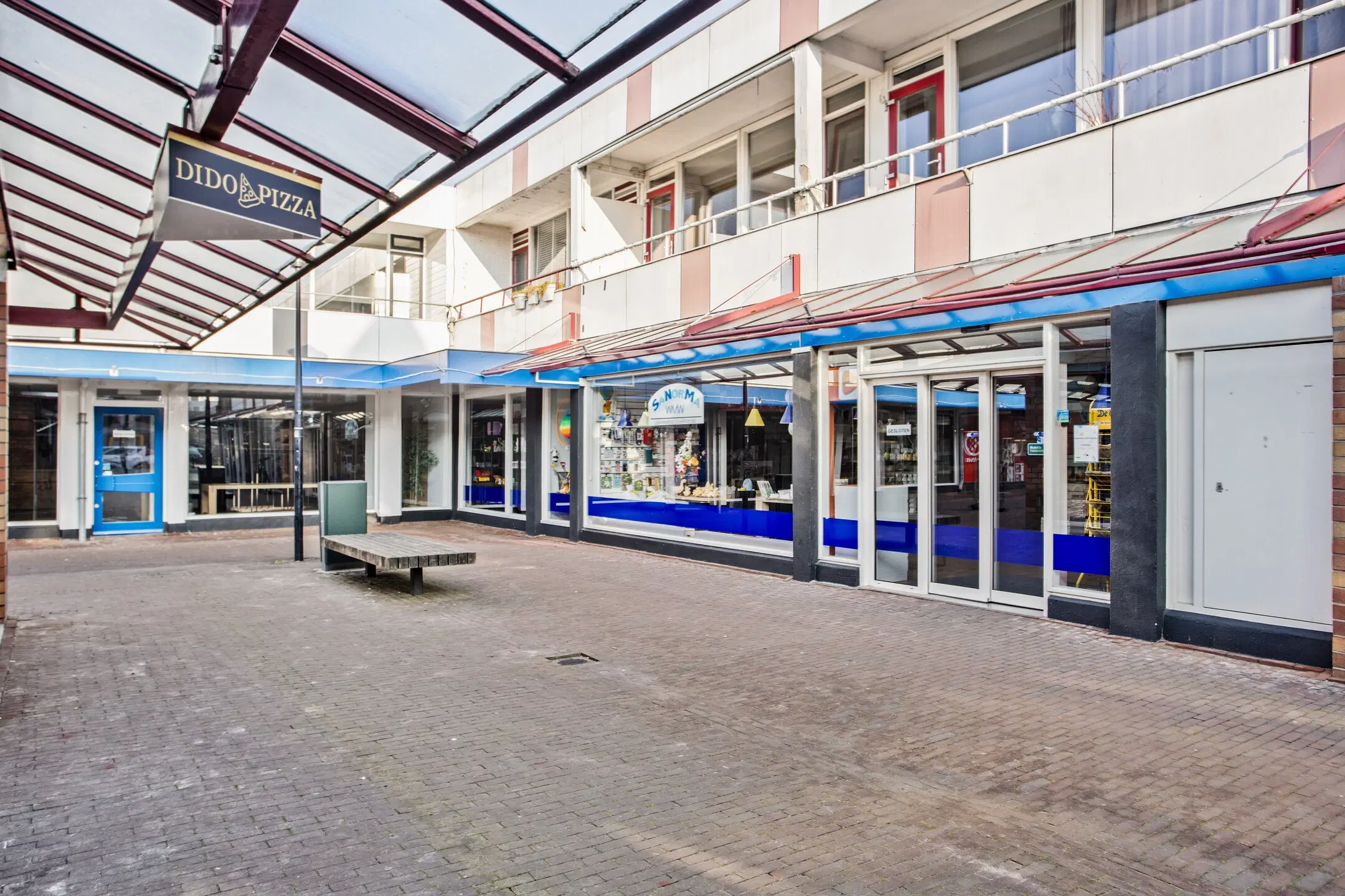 Lekkerkerk, Raadhuisplein 45