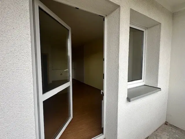 60 appartementen / studio’s, bouwjaar 1988, 25 verhuurd (€ 82.800,= huur) - Markneukirchen - Duitsland