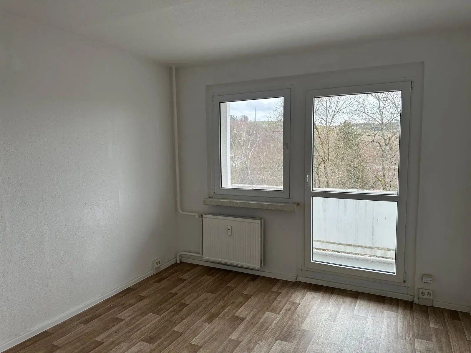 60 appartementen / studio’s, bouwjaar 1988, 25 verhuurd (€ 82.800,= huur) - Markneukirchen - Duitsland