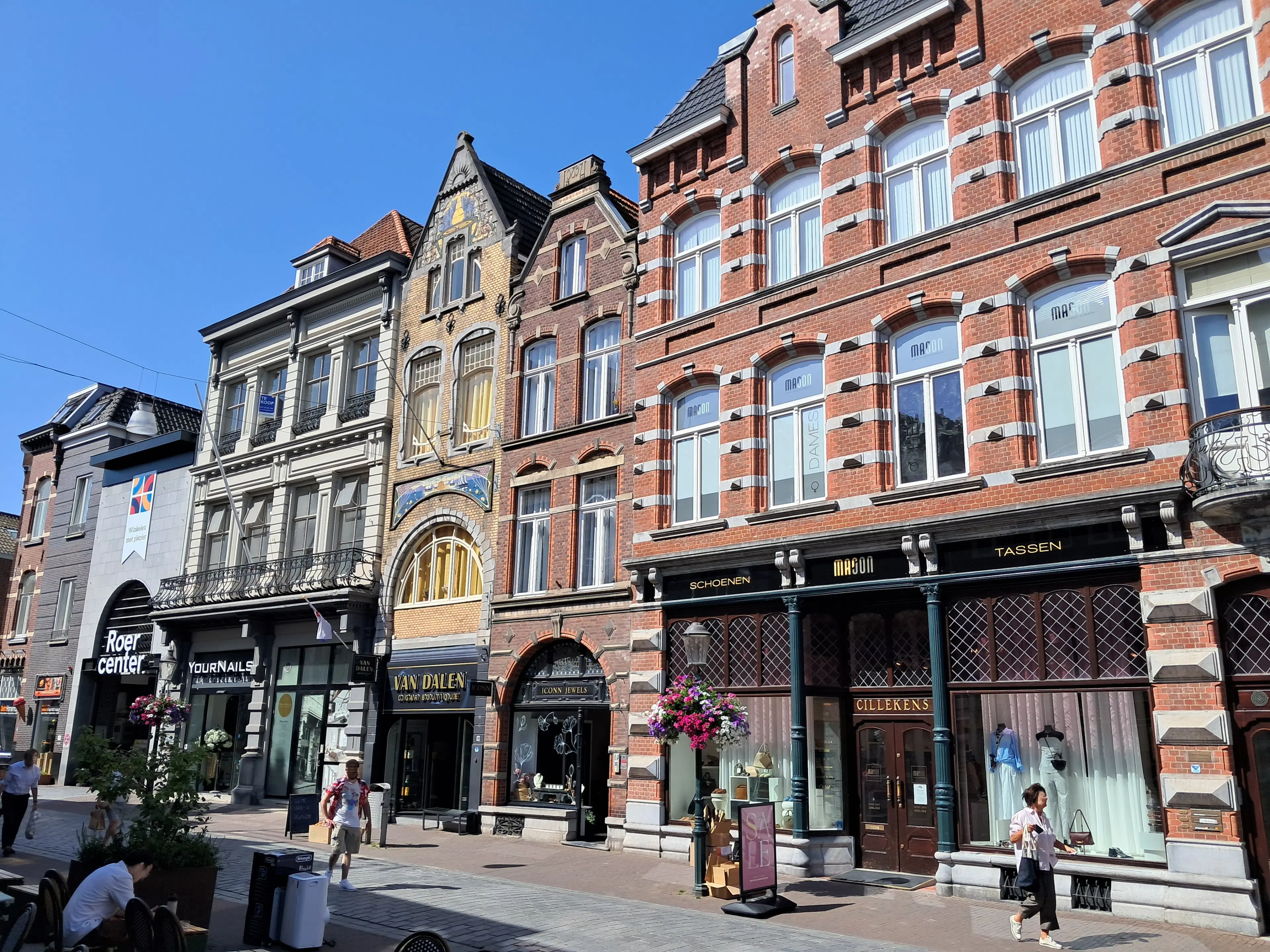 Roermond, Neerstraat 36