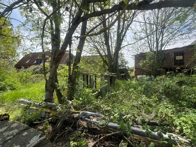 Vrijstaand landhuis met schuur op ruime kavel van ca. 1.090 m² in Rohndorf (Südliches Anhalt) Halle-Leipzig- Flughafen - Duitsland