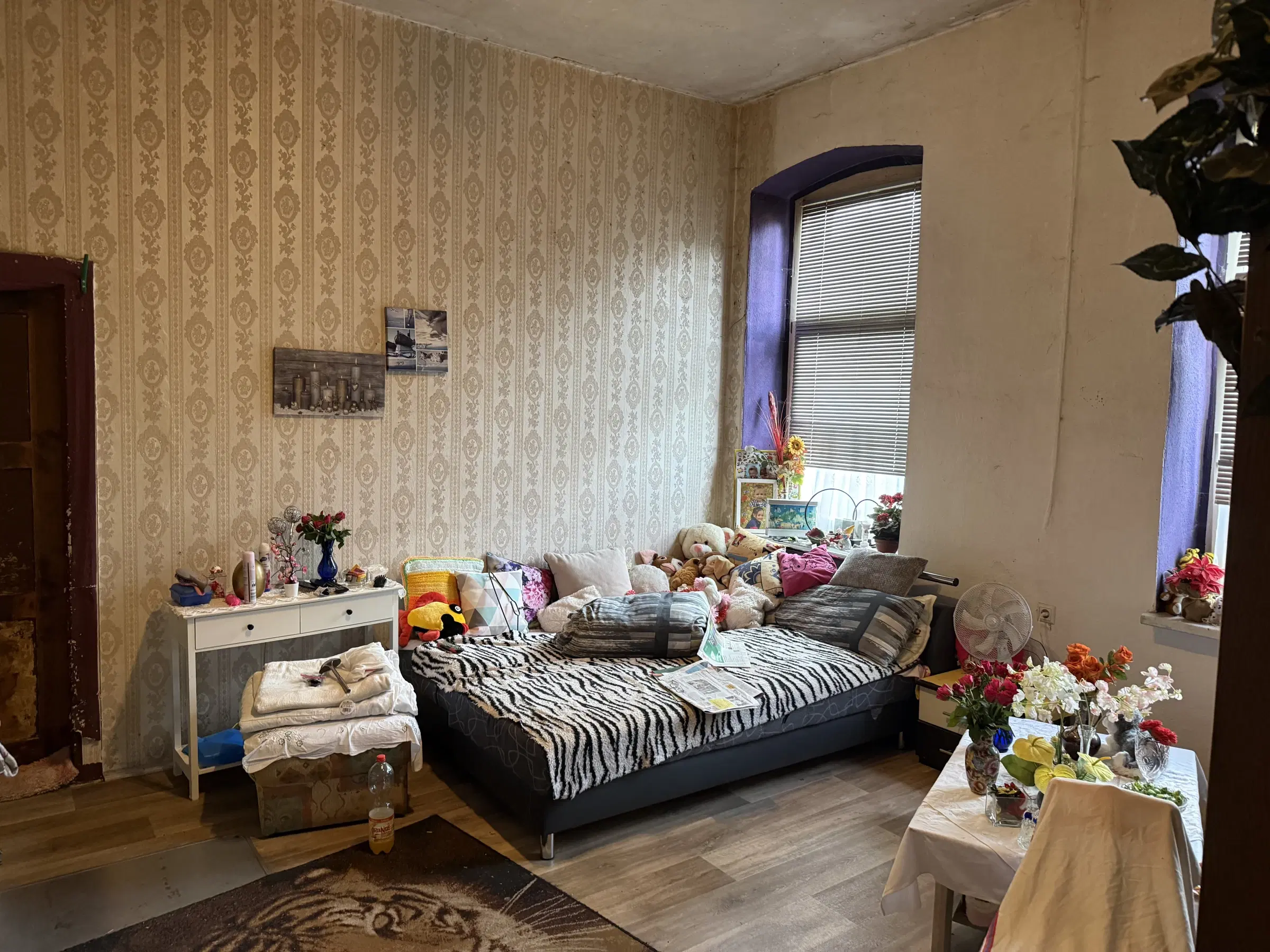 14 woningen (4 verhuurd, huursom = € 6.060,00) met 2.487 m² perceelgrootte, Zörbig, Leipzig – Duitsland