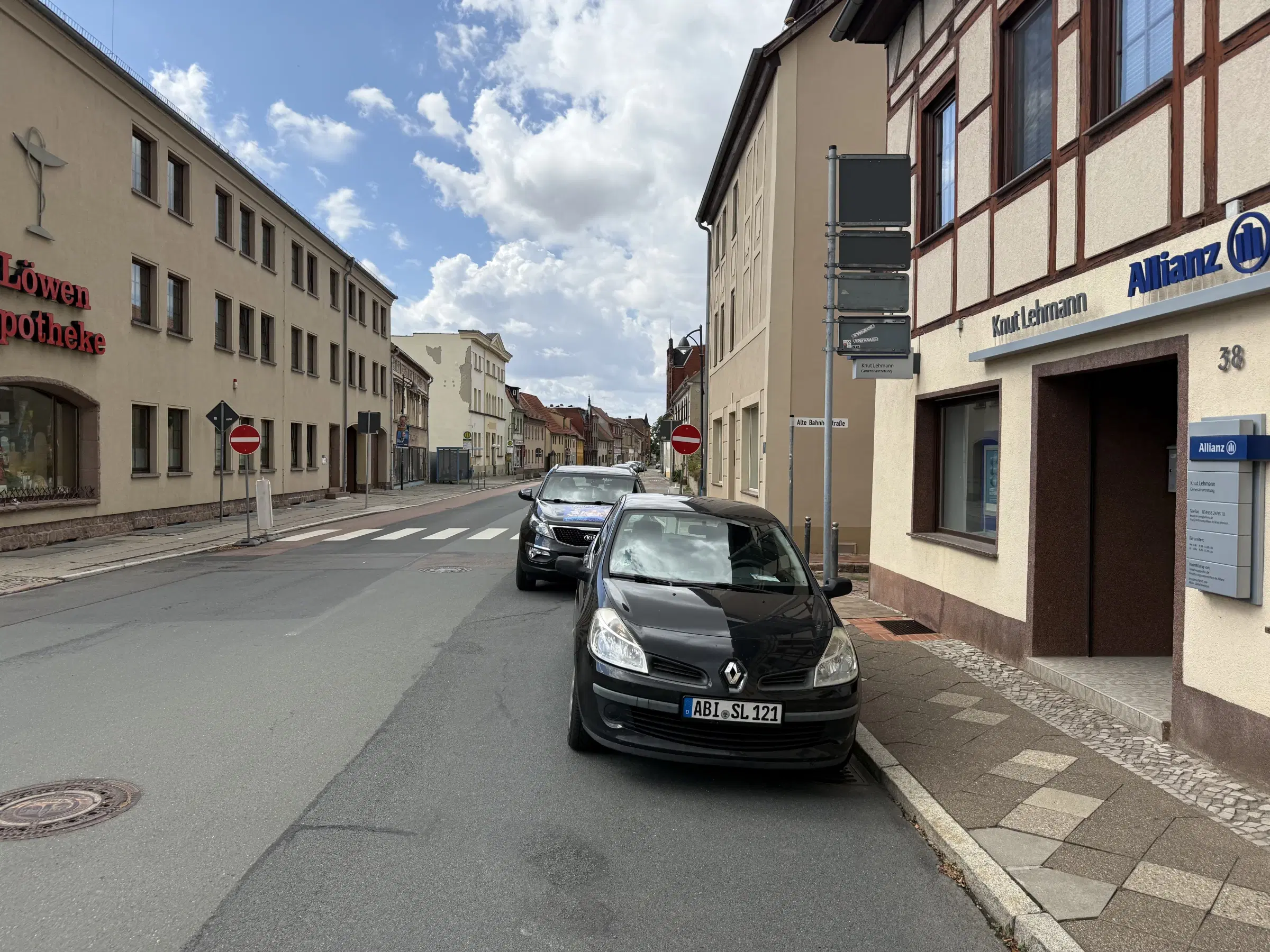 14 woningen (4 verhuurd, huursom = € 6.060,00) met 2.487 m² perceelgrootte, Zörbig, Leipzig – Duitsland