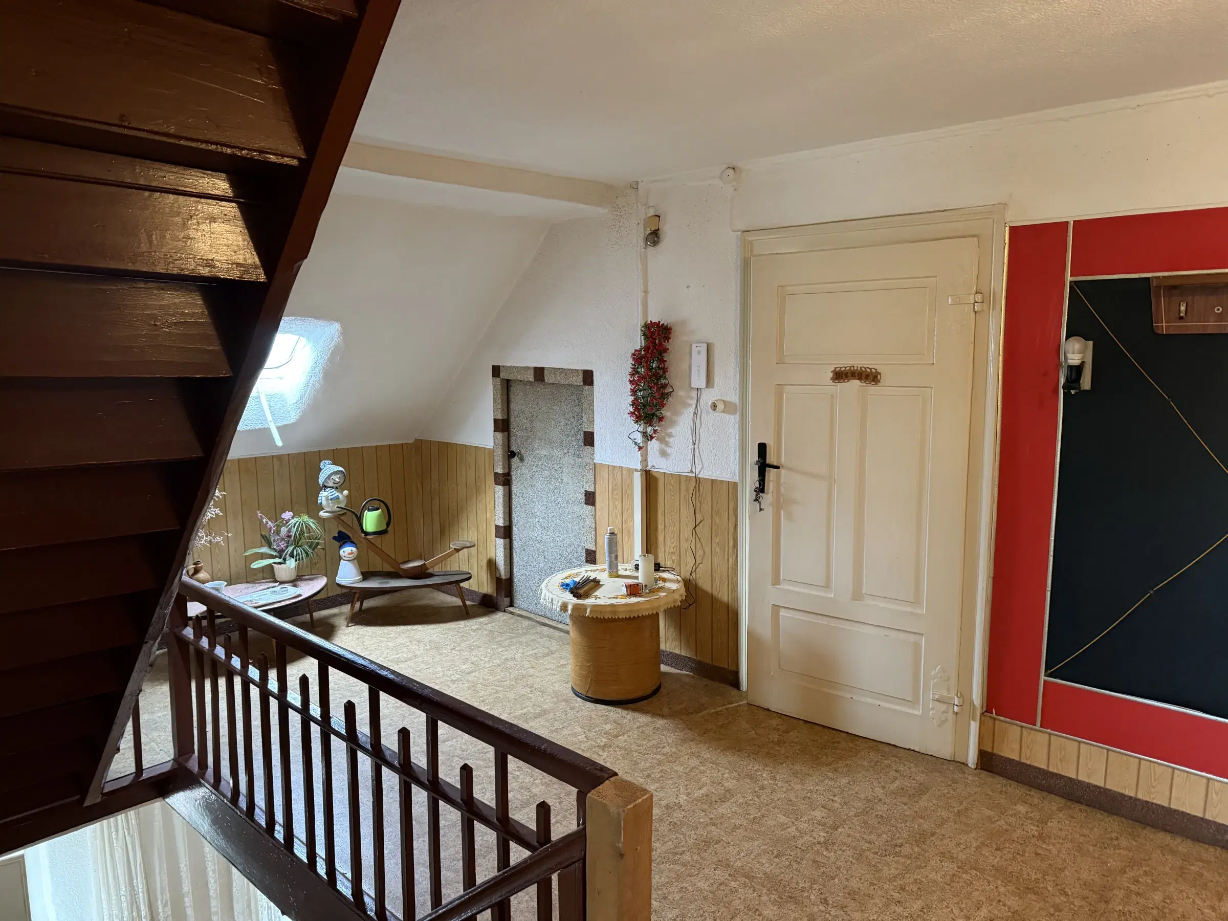 Villa met 3 wooneenheden en garages op 786 m² perceel in Waldheim - Duitsland